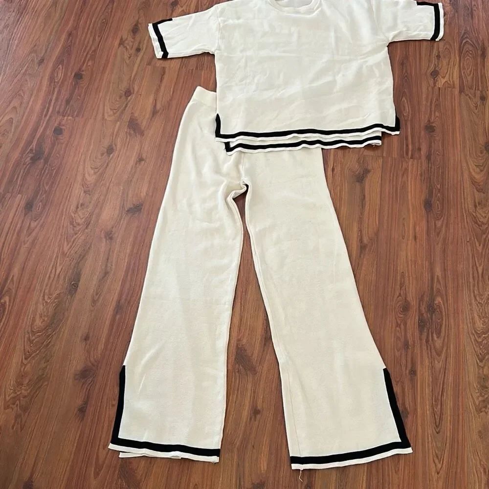 Cream and black classy looking knit two-piece pants set M